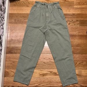 Green H&M cargo pants. Size 4 with an elastic waistband in good condition